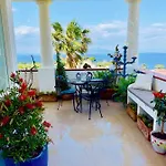 Oda ve Kahvaltı Scala Fenicia 14 By Caprirooms